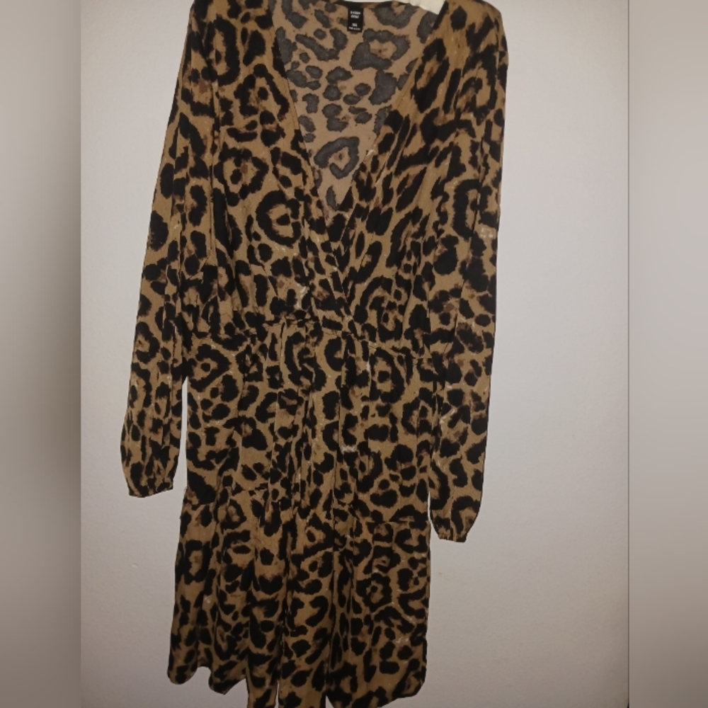 Plus Size Leopard/Cheetah Print Long Sleeve Knee Length Dress Lightweight (3XL)